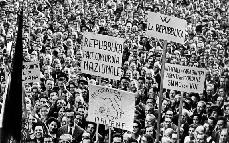 Italie devenait une république