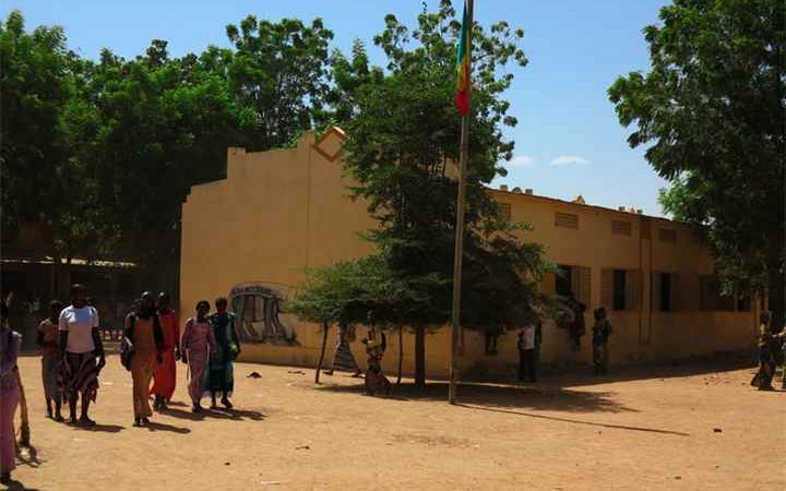 Arrêt Provisoire des cours, dû à la pénurie de carburant