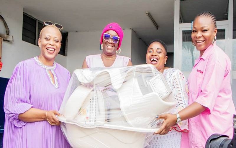 Des vivres et non-vivres offerts à des nouvelles mamans à Abidjan