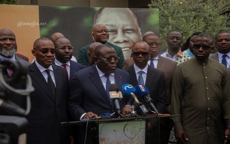 Côte d’Ivoire / Bacongo balaie les spéculations sur la santé du Chef de l’État et met en garde contre la désinformation